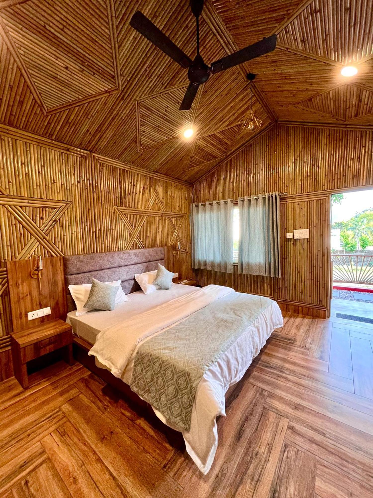 רישיקש Bamboo Garden Cottages And Cafe מראה חיצוני תמונה